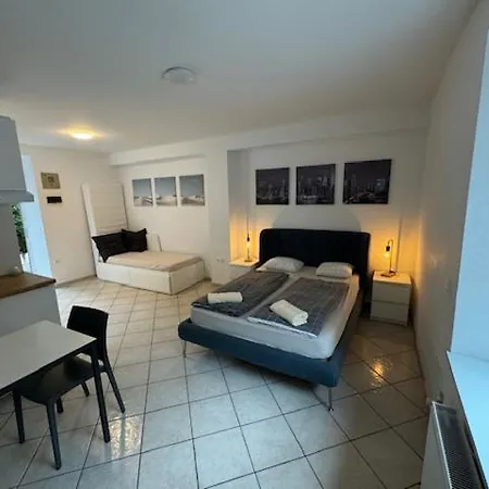 Appartement Cozy Flat Near Tivoli Park With Free Parking