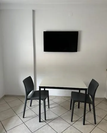 Cozy Flat Near Tivoli Park With Free Parking Appartement