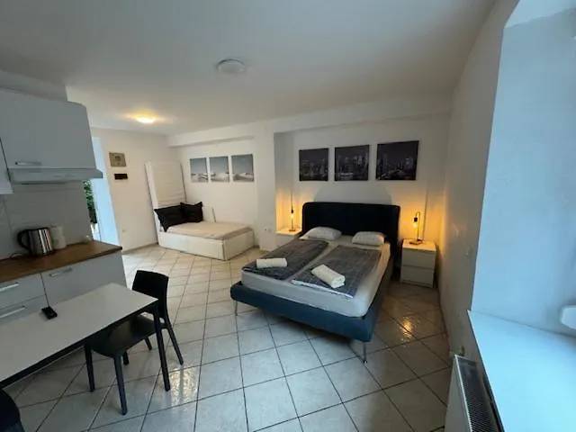 Apartment Cozy Flat Near Tivoli Park With Free Parking